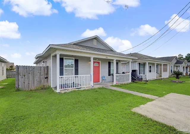 2nd image of 2124 Ledbetter Ln, Pensacola, FL 32507 | MLS# 687394
