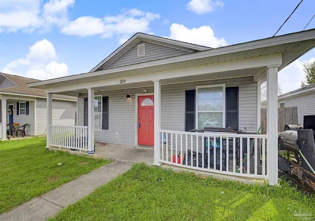Photo 3 of Single family home for sale at 2124 Ledbetter Ln, Pensacola, FL 32507 | MLS# 687394 | Listing updated on 2026-10-09