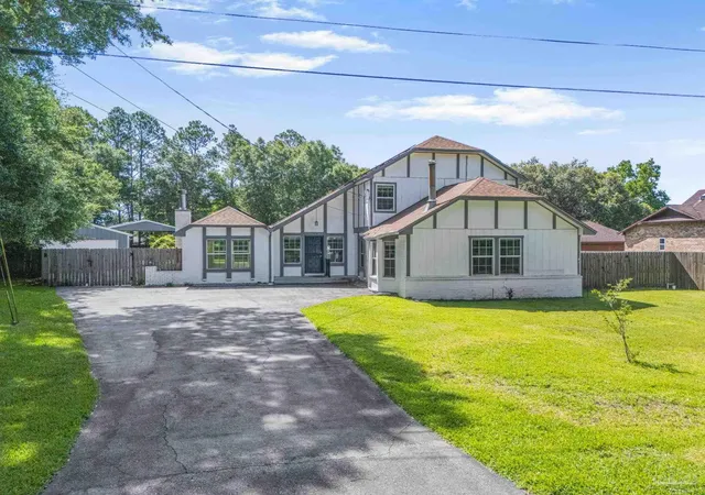 Photo 2 of Single family home for sale at 7408 Stiller Lake Rd, Pensacola, FL 32526 | MLS# 683543 | Listing updated on 2026-09-04