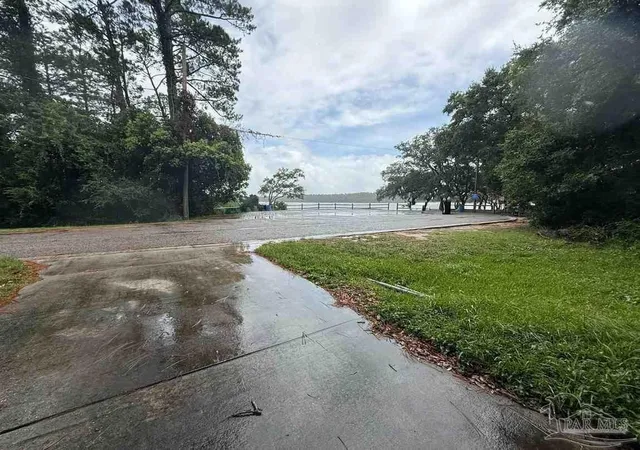2nd image of 2127 S Fairfield Dr, Pensacola, FL 32507 | MLS# 687371