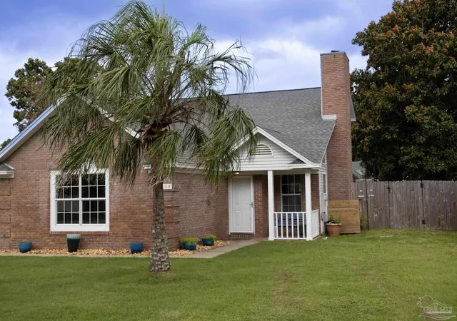 Photo 1 of Single family home for sale at 1515 Mariners Cir, Gulf Breeze, FL 32563 | MLS# 685437 | Listing updated on 2026-08-12
