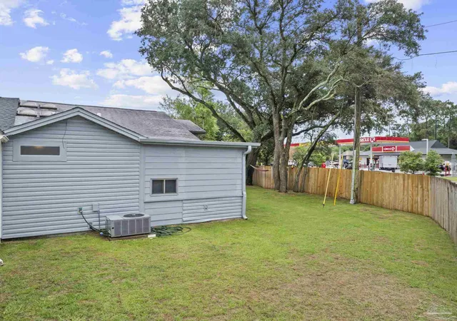 2nd image of 6301 Langley Pl, Pensacola, FL 32504 | MLS# 687290