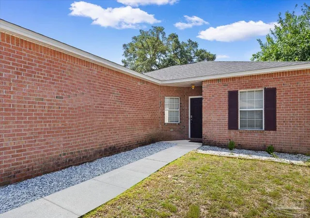 Photo 2 of Single family home for sale at 635 Saleta St, Pensacola, FL 32534 | MLS# 686964 | Listing updated on 2026-08-04