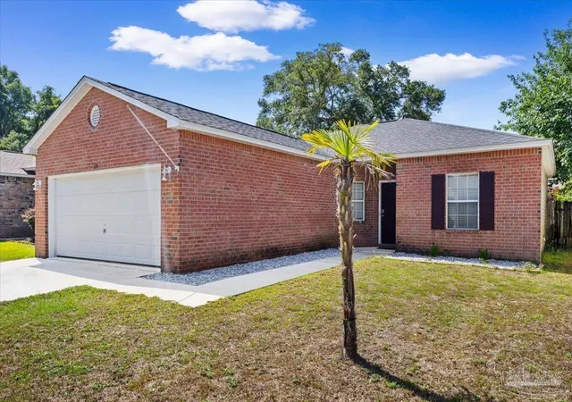 Photo 3 of Single family home for sale at 635 Saleta St, Pensacola, FL 32534 | MLS# 686964 | Listing updated on 2026-08-04