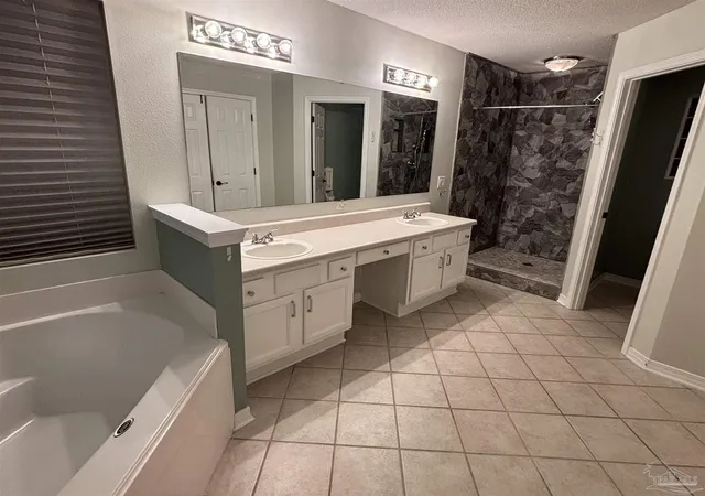 Photo 3 of Single family home for sale at 6853 Rickwood Dr, Pensacola, FL 32526 | MLS# 687340 | Listing updated on 2026-09-25
