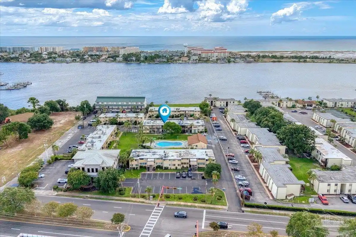 Listing Photo 2 - Condo for sale in 300 NW Miracle Strip Pkwy S.w located at 300 NW Miracle Strip Pkwy S.w, Ft Walton Beach, FL 32548 - Unit #3B