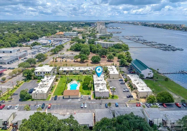 Listing Photo 3 - Condo for sale in building located at 300 NW Miracle Strip Pkwy S.w, Ft Walton Beach, FL 32548 - Unit #3B