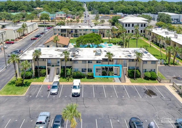 Listing Photo 2 - Condo for sale in building located at 300 NW Miracle Strip Pkwy S.w, Ft Walton Beach, FL 32548 - Unit #3B