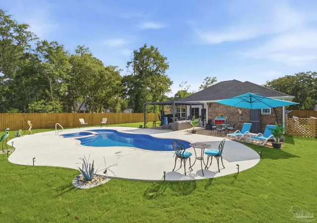Photo 1 of Single family home for sale at 6552 Martin Rd, Milton, FL 32570 | MLS# 685954 | Listing updated on 2026-08-18