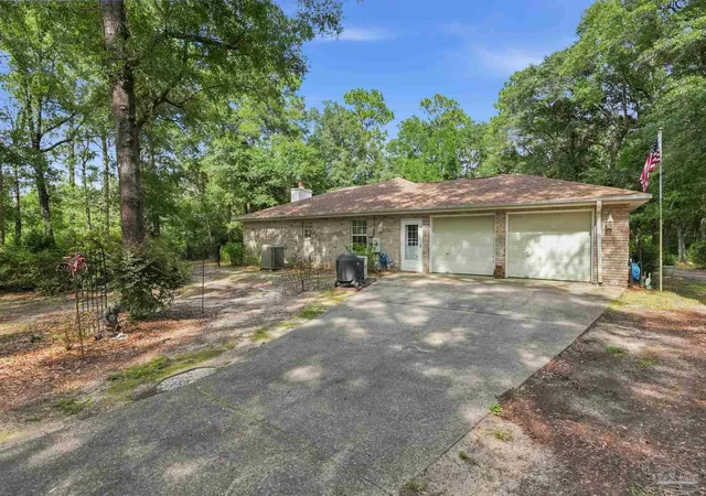 Photo 3 of Single family home for sale at 6932 Summit Pl, Milton, FL 32570 | MLS# 687931 | Listing updated on 2026-10-06