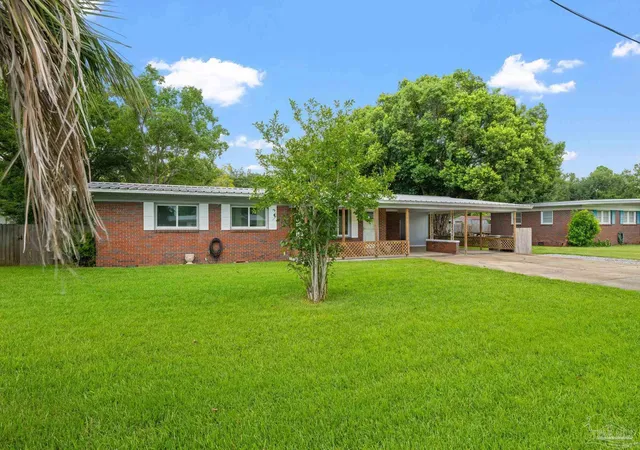 Photo 2 of Single family home for sale at 18 Cambridge Ave, Pensacola, FL 32534 | MLS# 687716 | Listing updated on 2026-09-12