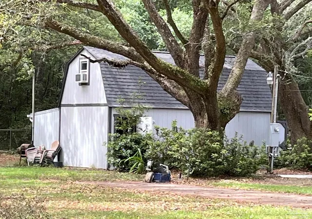 Photo 3 of Sale Pending at 8599 John Hamm Rd, Milton, FL 32583 | MLS# 682181 | Listing updated on 2026-08-27