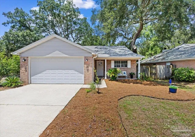 Photo 2 of Single family home for sale at 7412 St James Pl, Pensacola, FL 32506 | MLS# 687571 | Listing updated on 2026-09-10