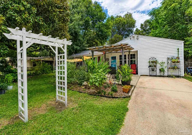 2nd image of 4679 Oakland Dr, Pensacola, FL 32526 | MLS# 687534