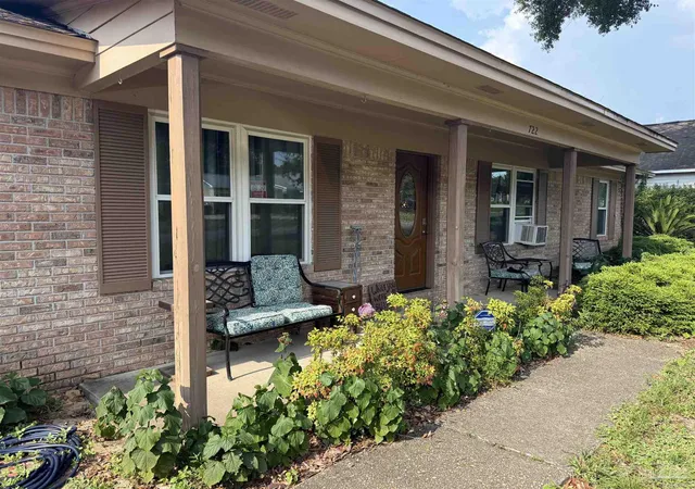 Photo 2 of Single family home for sale at 722 Valley Ridge Way, Pensacola, FL 32514 | MLS# 686778 | Listing updated on 2026-09-10