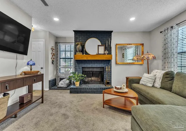 Photo 3 of Townhouse for sale at 1806 San Dollar Cir, Pensacola, FL 32504 | MLS# 686770 | Listing updated on 2026-09-24
