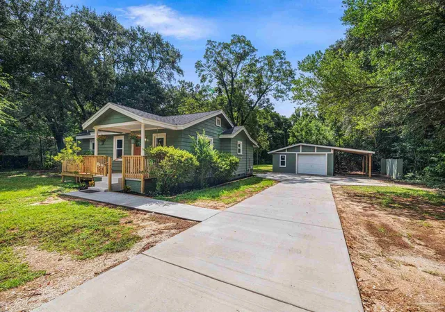 3rd image of 529 E Selina St, Pensacola, FL 32503 | MLS# 687902