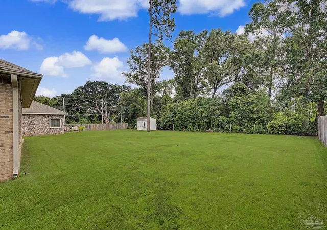 Photo 3 of Single family home for sale at 6010 Twenty One Oaks Dr, Pensacola, FL 32526 | MLS# 687118 | Listing updated on 2026-08-12