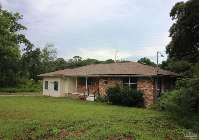 3rd image of 820 E Johnson Ave, Pensacola, FL 32514 | MLS# 687472