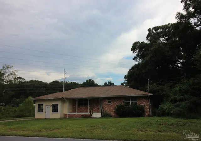 4th image of 820 E Johnson Ave, Pensacola, FL 32514 | MLS# 687472