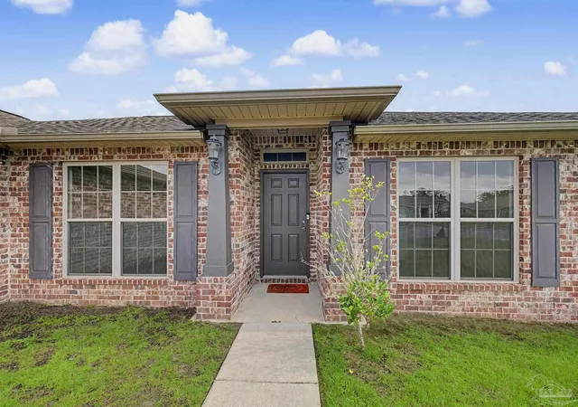 Photo 3 of Single family home for sale at 5514 Ml Race Cir, Milton, FL 32571 | MLS# 687051 | Listing updated on 2026-09-01