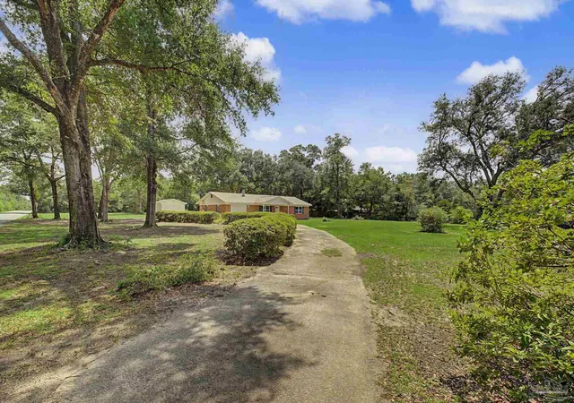 Photo 3 of Single family home for sale at 7867 S Airport Rd, Milton, FL 32583 | MLS# 686777 | Listing updated on 2026-10-01