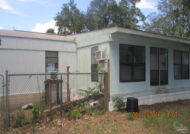 Photo 3 of Manufactured home for sale at 5354 E Bay Blvd, Gulf Breeze, FL 32563 | MLS# 687415 | Listing updated on 2026-08-27