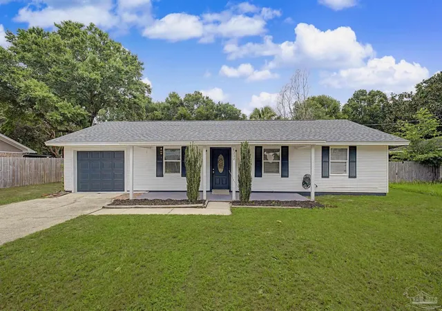 Photo 1 of Single family home for sale at 4352 Catawba Dr, Gulf Breeze, FL 32563 | MLS# 685917 | Listing updated on 2026-10-01