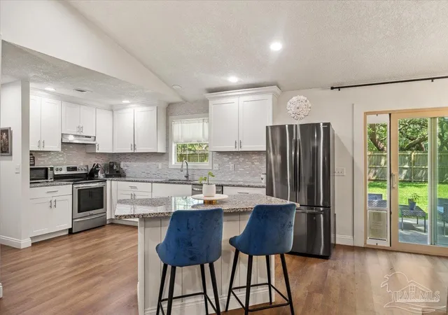 Photo 1 of Single family home for sale at 3172 Auburn Pkwy, Gulf Breeze, FL 32563 | MLS# 685718 | Listing updated on 2026-09-20