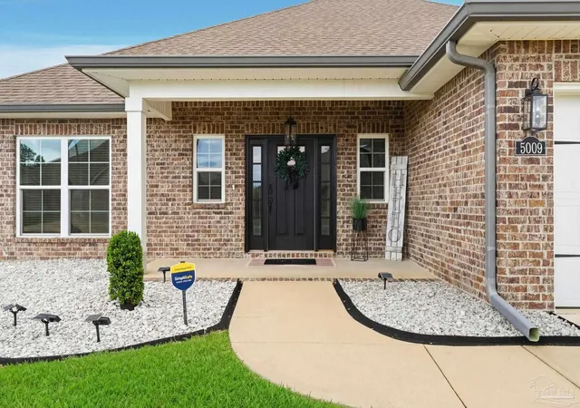Photo 3 of Single family home for sale at 5009 Wheeler Way, Pensacola, FL 32526 | MLS# 685082 | Listing updated on 2026-10-02