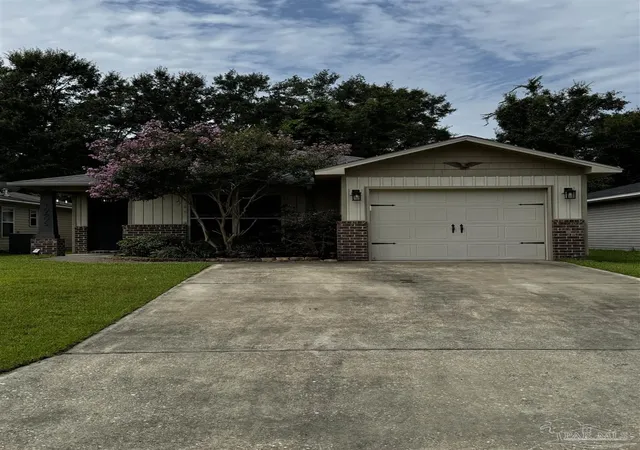 Photo 1 of Single family home for sale at 10605 Senegal Dr, Pensacola, FL 32534 | MLS# 687706 | Listing updated on 2026-09-03