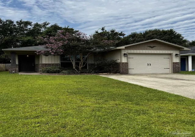 Photo 3 of Single family home for sale at 10605 Senegal Dr, Pensacola, FL 32534 | MLS# 687706 | Listing updated on 2026-09-03