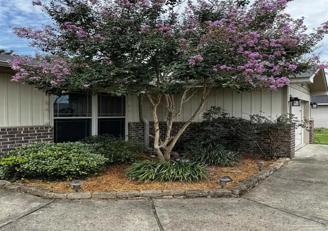 Photo 4 of Single family home for sale at 10605 Senegal Dr, Pensacola, FL 32534 | MLS# 687706 | Listing updated on 2026-09-03
