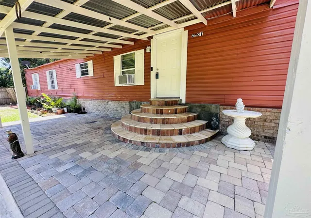 Photo 3 of Manufactured home for sale at 2501 Kingsport Ave, Pensacola, FL 32507 | MLS# 686200 | Listing updated on 2026-08-31