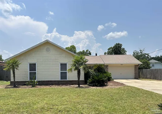 Photo 2 of Single family home for sale at 7813 Charter Oaks Dr, Pensacola, FL 32514 | MLS# 686153 | Listing updated on 2026-10-06