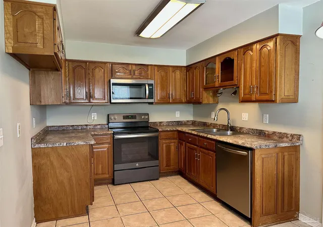 Photo 3 of Single family home for sale at 7813 Charter Oaks Dr, Pensacola, FL 32514 | MLS# 686153 | Listing updated on 2026-10-06