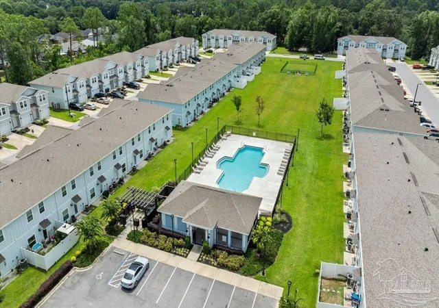 Photo 3 of Townhouse for sale at 1638 Iroquois Ct, Pensacola, FL 32534 | MLS# 687094 | Listing updated on 2026-09-09