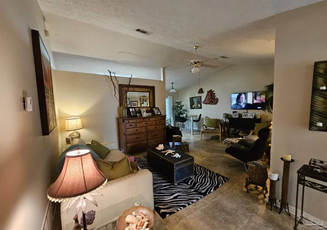 Photo 3 of Sale Pending at 147 Kevin Dr, Gulf Breeze, FL 32561 | MLS# 683463 | Listing updated on 2026-08-26