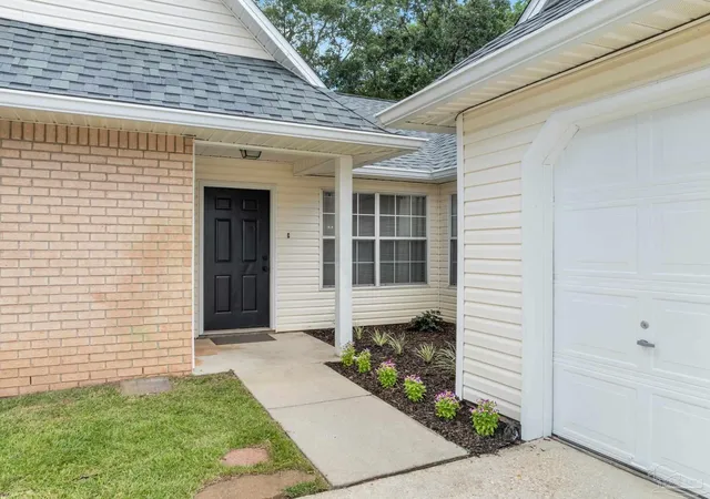 Photo 4 of Sale Pending at 324 Mirabelle Dr, Pensacola, FL 32514 | MLS# 686983 | Listing updated on 2026-09-13
