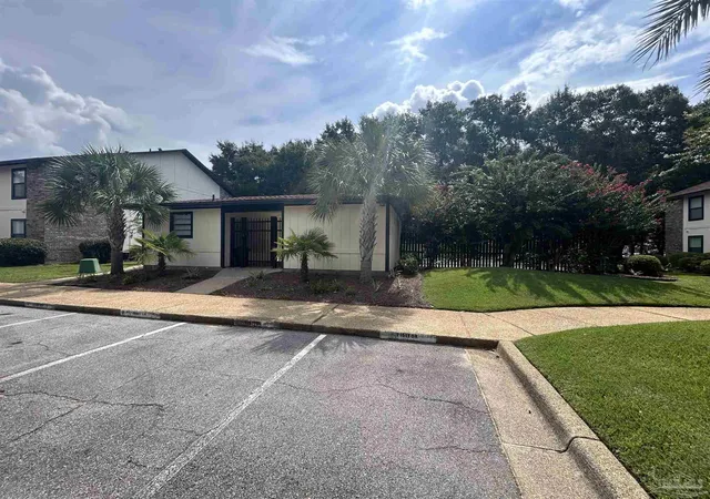 24th image of 2299 Scenic Hwy #H6, Pensacola, FL 32503 | MLS# 687775