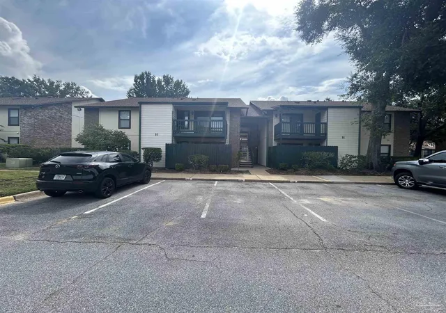 Photo 4 of Condo for sale at 2299 Scenic Hwy #H6, Pensacola, FL 32503 | MLS# 687775 | Listing updated on 2026-09-16