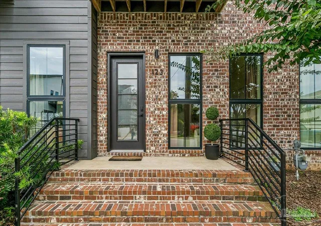 Photo 2 of Townhouse for sale at 123 E La Rua St, Pensacola, FL 32501 | MLS# 686291 | Listing updated on 2026-07-22
