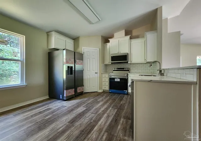 Photo 3 of Single family home for sale at 6692 Jasmine St, Milton, FL 32570 | MLS# 684363 | Listing updated on 2026-08-23