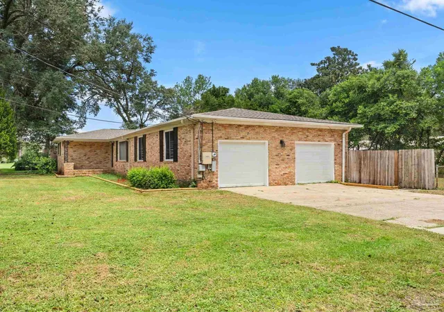 Photo 2 of Single family home for sale at 7200 Tippin Ave, Pensacola, FL 32504 | MLS# 687749 | Listing updated on 2026-09-10