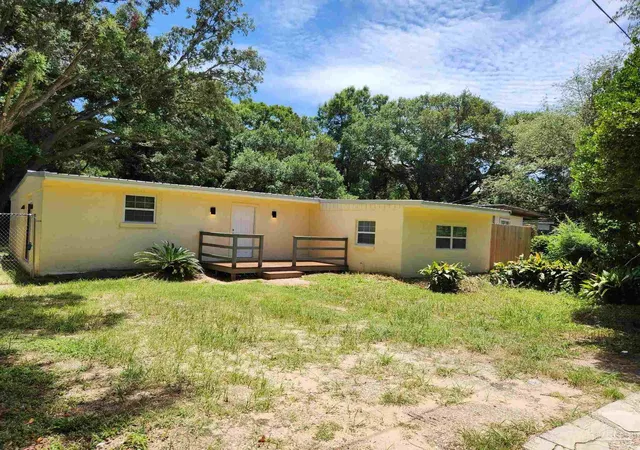 Photo 2 of Single family home for sale at 300 Louisiana Dr, Pensacola, FL 32505 | MLS# 685957 | Listing updated on 2026-09-15