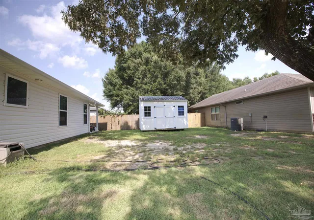 Photo 3 of Single family home for sale at 4925 Wabash Pine Ct, Pace, FL 32571 | MLS# 687883 | Listing updated on 2026-08-25