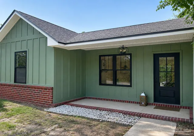 Photo 1 of Single family home for sale at 1643 Balogh Dr, Gulf Breeze, FL 32563 | MLS# 686365 | Listing updated on 2026-08-17