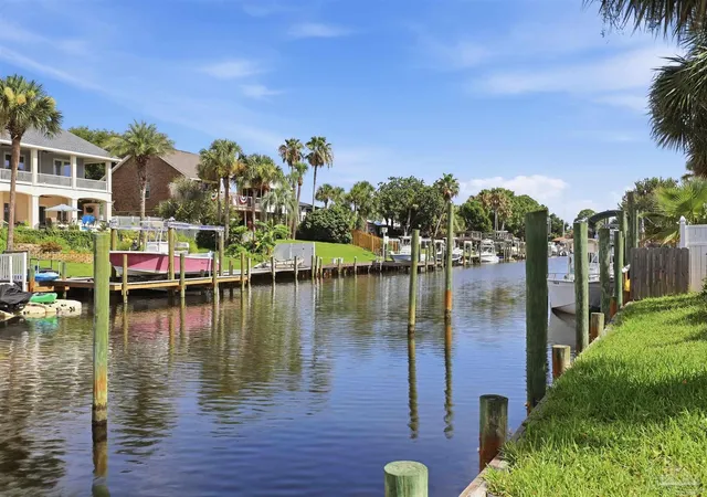 Photo 2 of Single family home for sale at 1119 Seabreeze Ln, Gulf Breeze, FL 32563 | MLS# 686102 | Listing updated on 2026-07-30