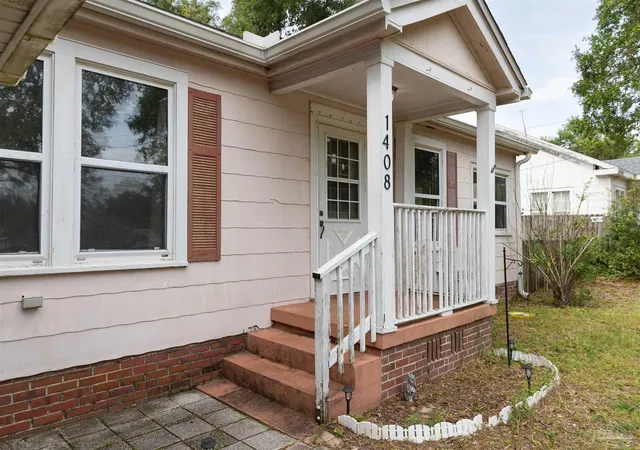 Photo 4 of Sale Pending at 1408 Wisteria Ave, Pensacola, FL 32507 | MLS# 687365 | Listing updated on 2026-09-16