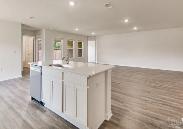 3rd image of 4988 Gaineswood Dr, Milton, FL 32583 | MLS# 686736